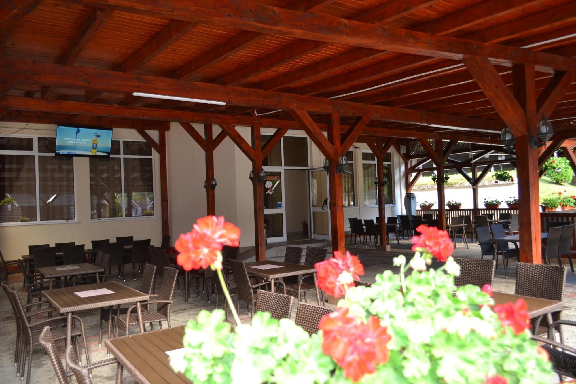 Motel Cristina Bicaz Ngoại thất bức ảnh